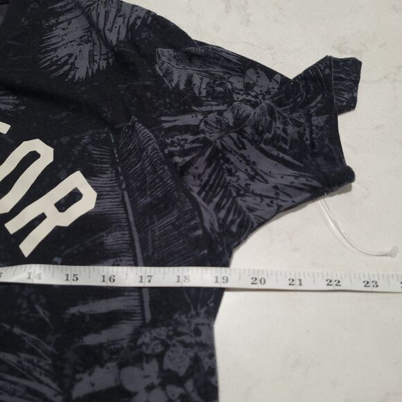 Under Armour The Rock Warrior Mana Hawaiian Floral Active T-Shirt Medium NWOT - Picture 4 of 7